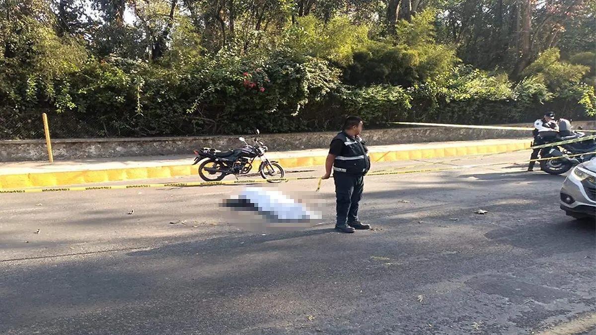 Motociclista muere arrollado en carretera Xalapa-Veracruz